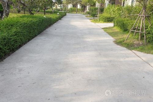混凝土道路, 混凝土步行道, 混凝土路在一個花園照片-正版商用圖片1qm