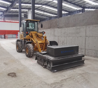 臨泉縣水穩攪拌站現場施工[河南無塵清掃機]|河南億龍機械設備有限公司