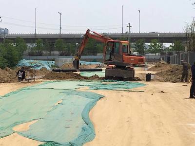 團(tuán)結(jié)路即將鋪設(shè)水穩(wěn),最快下月底就能建成