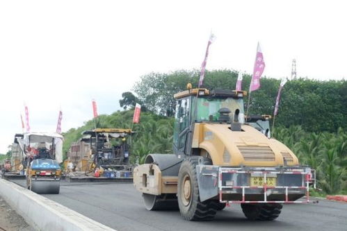 海南國道g360這段公路率先完成水穩基層施工