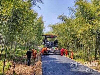 山推攤鋪機助力疫后杭州旅游建設