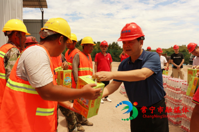 【真抓實干在常寧】大戰“秋老虎”“背起”太陽趕工期