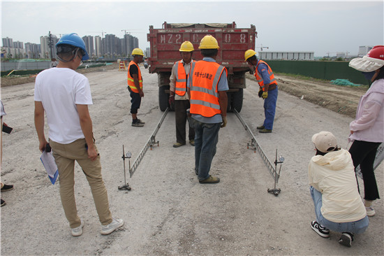 眉山城市新中心進(jìn)度條|太和片區(qū)城鄉(xiāng)一體化建設(shè)工程項(xiàng)目首次水穩(wěn)底基
