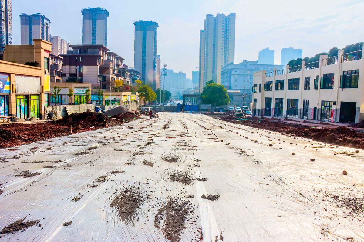 達(dá)城永興路西延線道路完成水穩(wěn)層施工