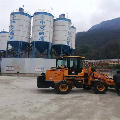 玉林 水穩(wěn)層清掃車 凱斯滑移掃地車 產(chǎn)品型號(hào)