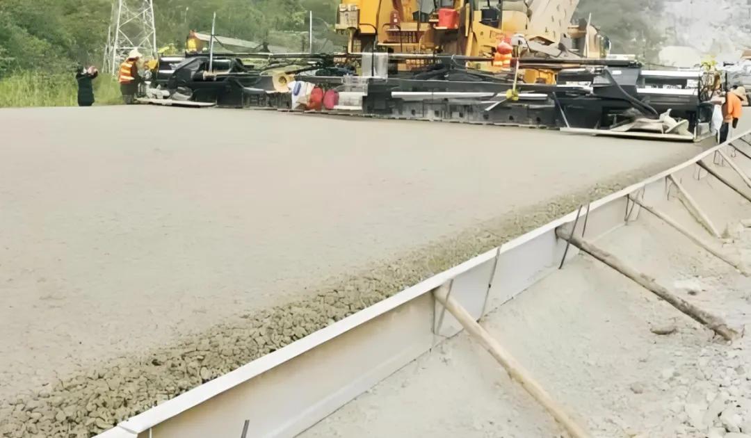 道路水穩層攤鋪的4種工藝及適用范圍