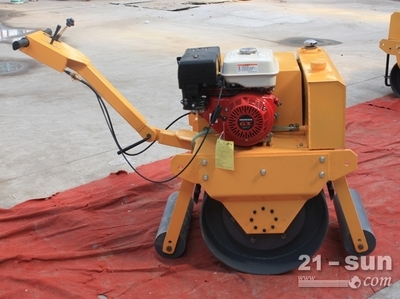 專業制造，高效壓實——金馬機械大單輪振動壓路機助力混凝土施工